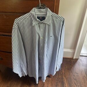 Vineyard Vines blue and white dress shirt soze XXL